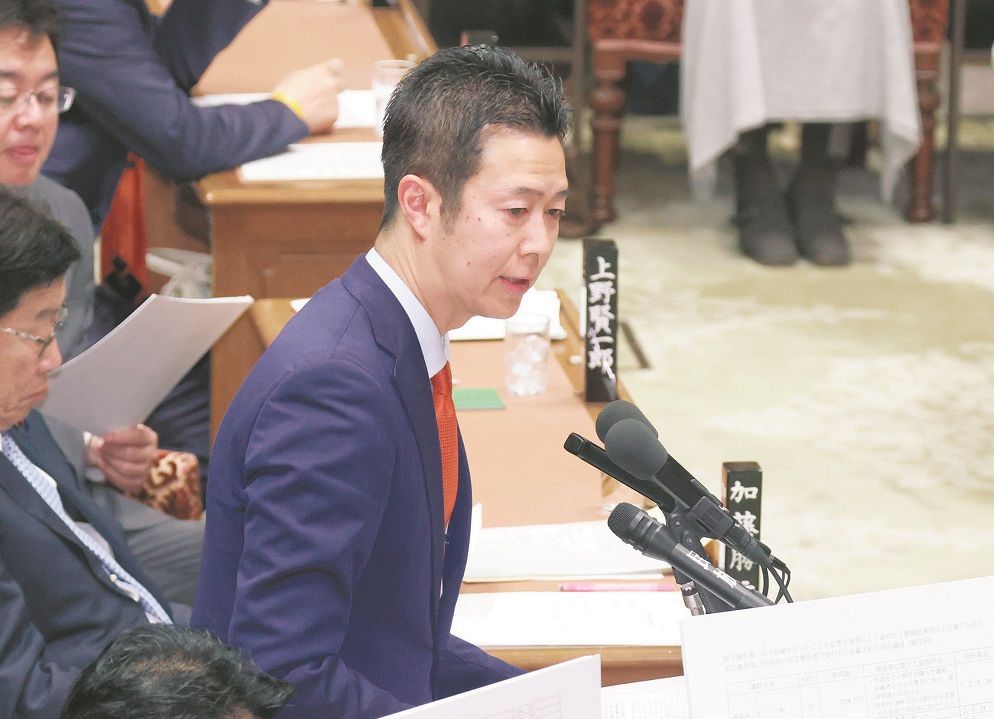 衆院予算委で質問する立憲民主党の井坂信彦氏＝2月5日、国会で