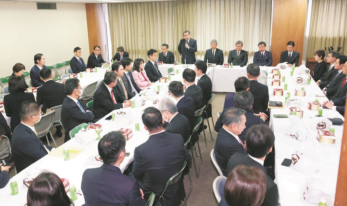 自民党本部で開かれた安倍派の議員総会（1日撮影）