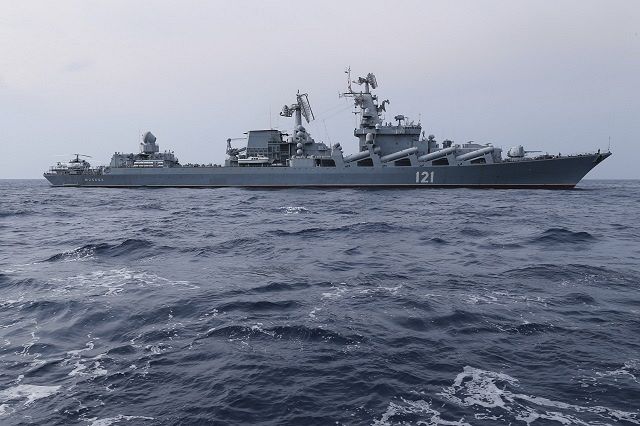 黒海艦隊巡洋艦モスクワ＝2015年12月、シリア沿岸近くの地中海で(AP)