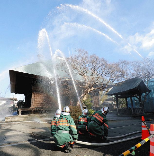 文化財しっかり守る 国重文など所蔵の宮前・影向寺で本堂に放水 きょう