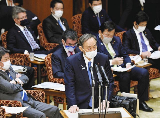 日本学術会議の会員任命拒否に関し、参院予算委で答弁する菅首相 