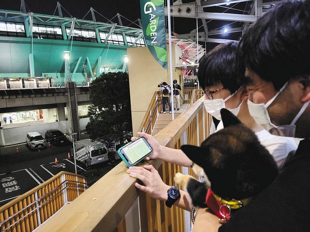 無観客 納得できない サッカー南ア戦会場周辺のファン 試合開始に閉店するスポーツバーも 東京新聞 Tokyo Web