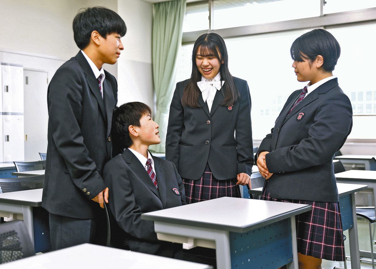 制服の新しい受け継ぎ方…生地を糸に戻して後輩たちの「新品」仕立てる 世田谷の駒場学園高校「新たな伝統に」：東京新聞デジタル