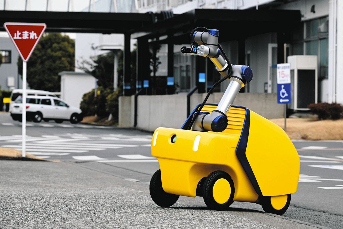 リニア版ドクターイエローは黄色い自律走行ロボット 試作機