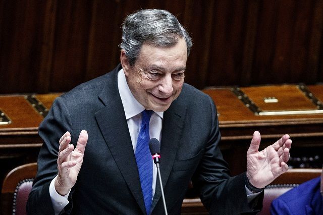 イタリアのドラギ首相が辞任 新たな政権は右派と連立か 対ロシアへの影響も 東京新聞 Tokyo Web イタリアのドラギ首相が辞任 新たな政権は右派と連立か 対ロシアへの影響も 東京新聞 Tokyo Web