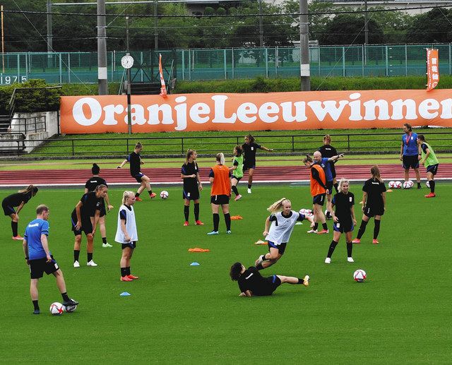 Tokyo 21 オランダ女子サッカー 鴨川で練習 県内 先陣切り ピッチの状態 素晴らしい 東京新聞 Tokyo Web