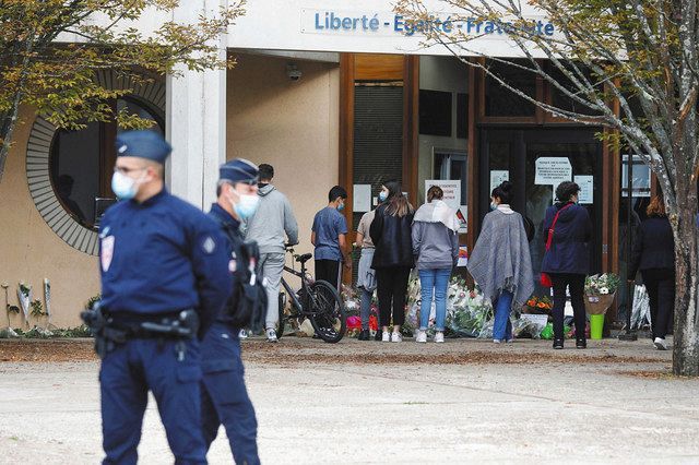 殺害された教師の国葬を決定 フランスのテロ 引き金は生徒の保護者が投稿した動画か 東京新聞 Tokyo Web