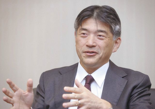 クレジットカードについて話す三菱UFJニコスの角田典彦社長＝東京都千代田区で