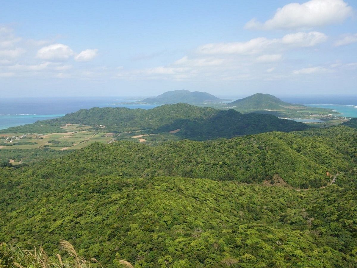 石垣島の山と海（資料写真）