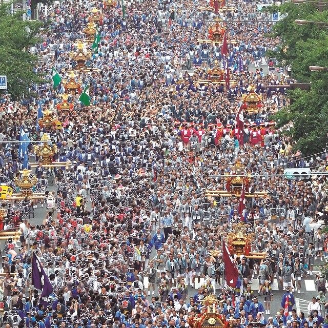 2026年 【8月に行く！】大迫力の「水掛け祭」と伝統的な盆踊りで涼を