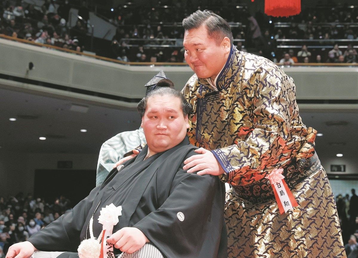 露払いに大の里、太刀持ちに豊昇龍…元横綱照ノ富士が最後の土俵入り 