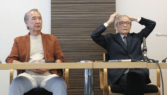 ジャニー喜多川氏による性加害について証言した服部吉次さん（右）と同級生の松崎基泰さん