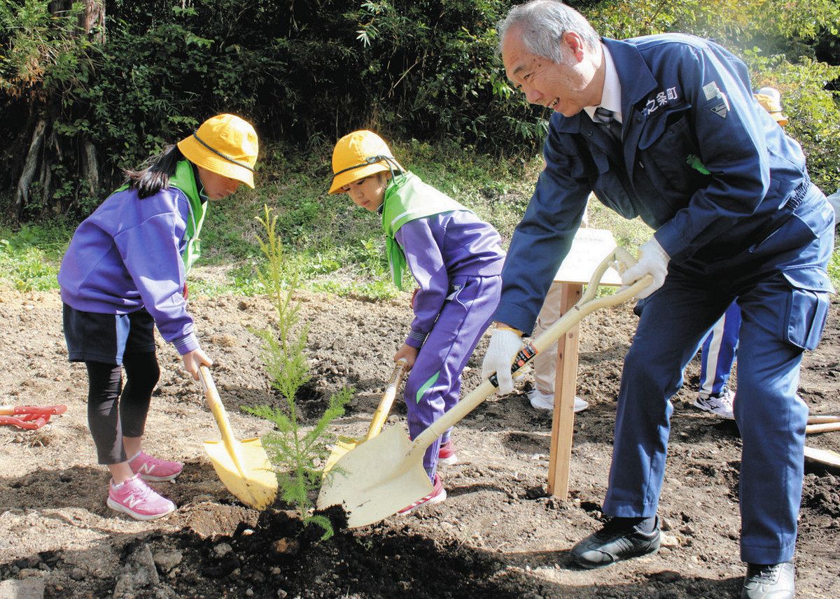 第63回全国植樹祭植樹用苗木 _ 第63回全国植樹祭トピックス・平成24年度_苗木贈呈 – FANW