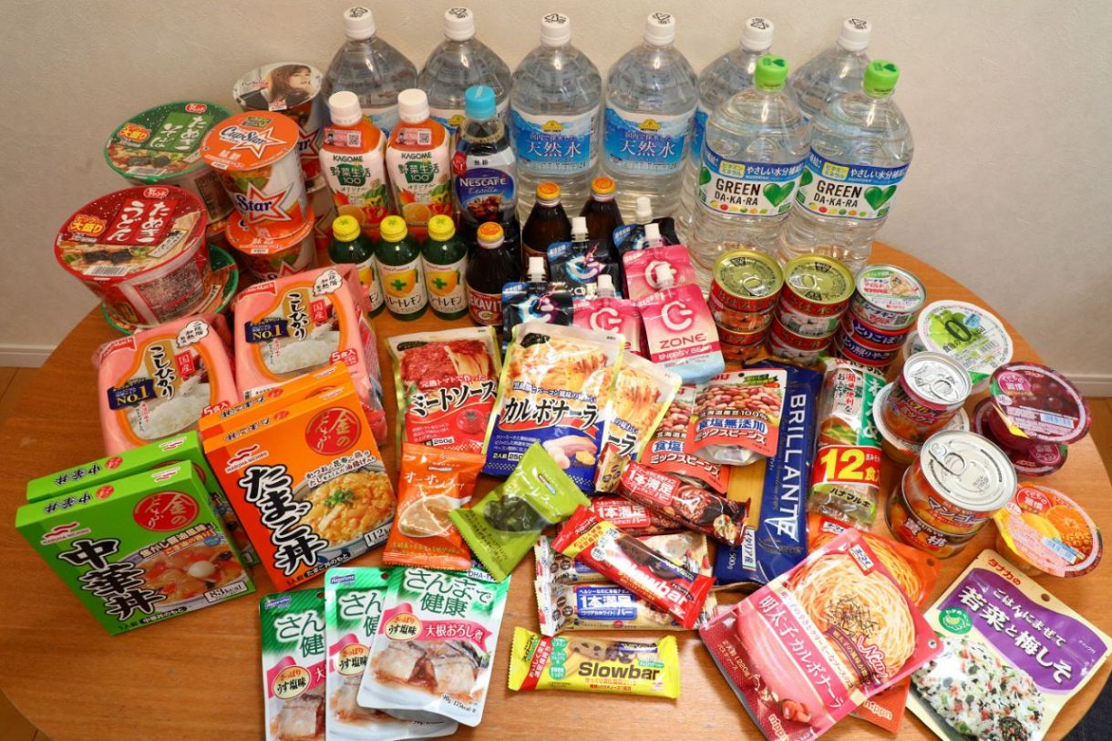 東京都から自宅療養者へ届けられた１週間分の食料（１人分）