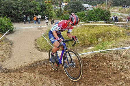 小森信道の東奔西走 自転車レース取材記 弱虫ペダル幕張クロス 緩やかでも成長証明を 東京新聞 Tokyo Web