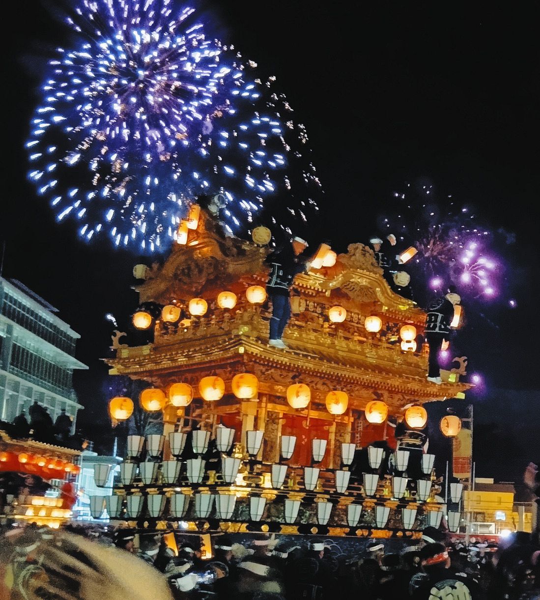秩父夜祭 ぼんぼり山車巡る 秩父絹市も：東京新聞デジタル