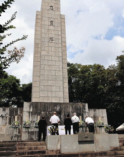つなぐ 戦後78年＞千葉県戦没者追悼式に遺族ら50人 中央区の県忠霊塔で 