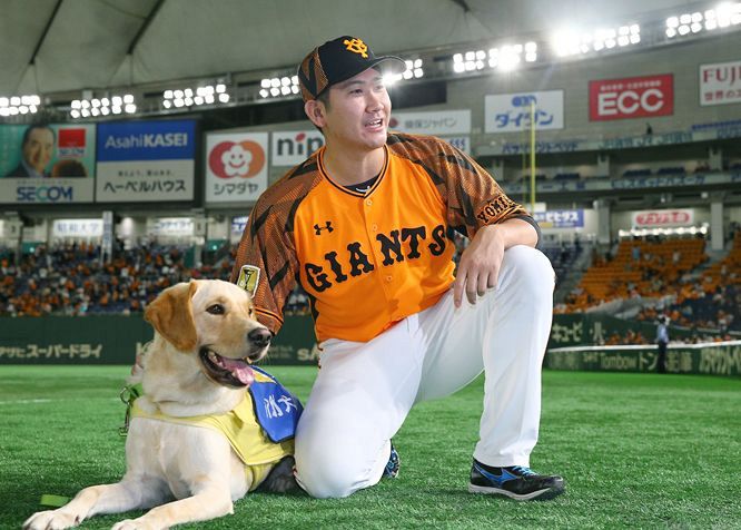 巨人 菅野投手が 開幕投手から１３連勝のプロ野球新記録とプロ通算１００勝を 同時達成 東京新聞 Tokyo Web