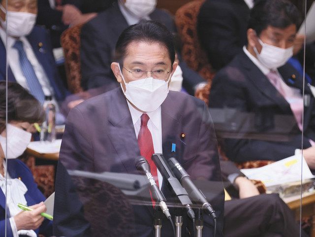 参院予算委で答弁する岸田首相