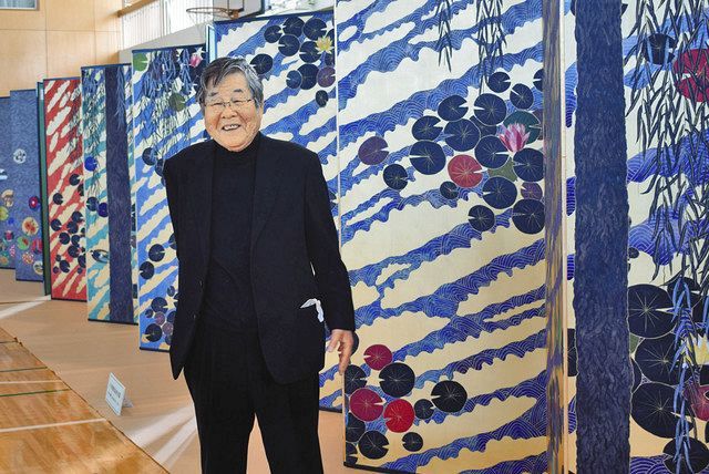 モネ「睡蓮」へ、美の返歌 日本画家の平松礼二さん ３年かけ１４点屏風 