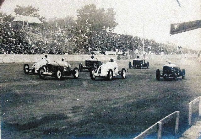 １９３７年に多摩川スピードウェイで開かれたレース（多摩川スピードウェイの会提供）