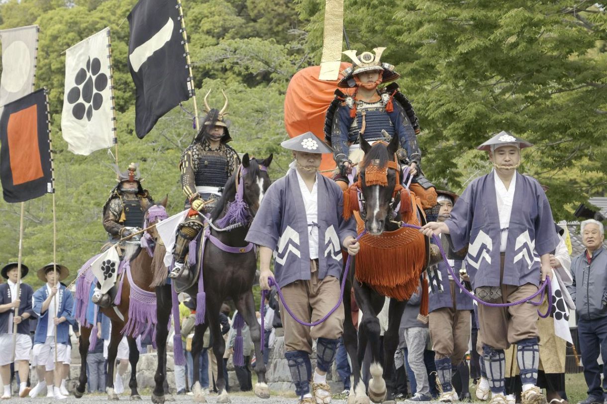 相馬野馬追、武者が出陣式 福島、戦国絵巻さながら：東京新聞デジタル