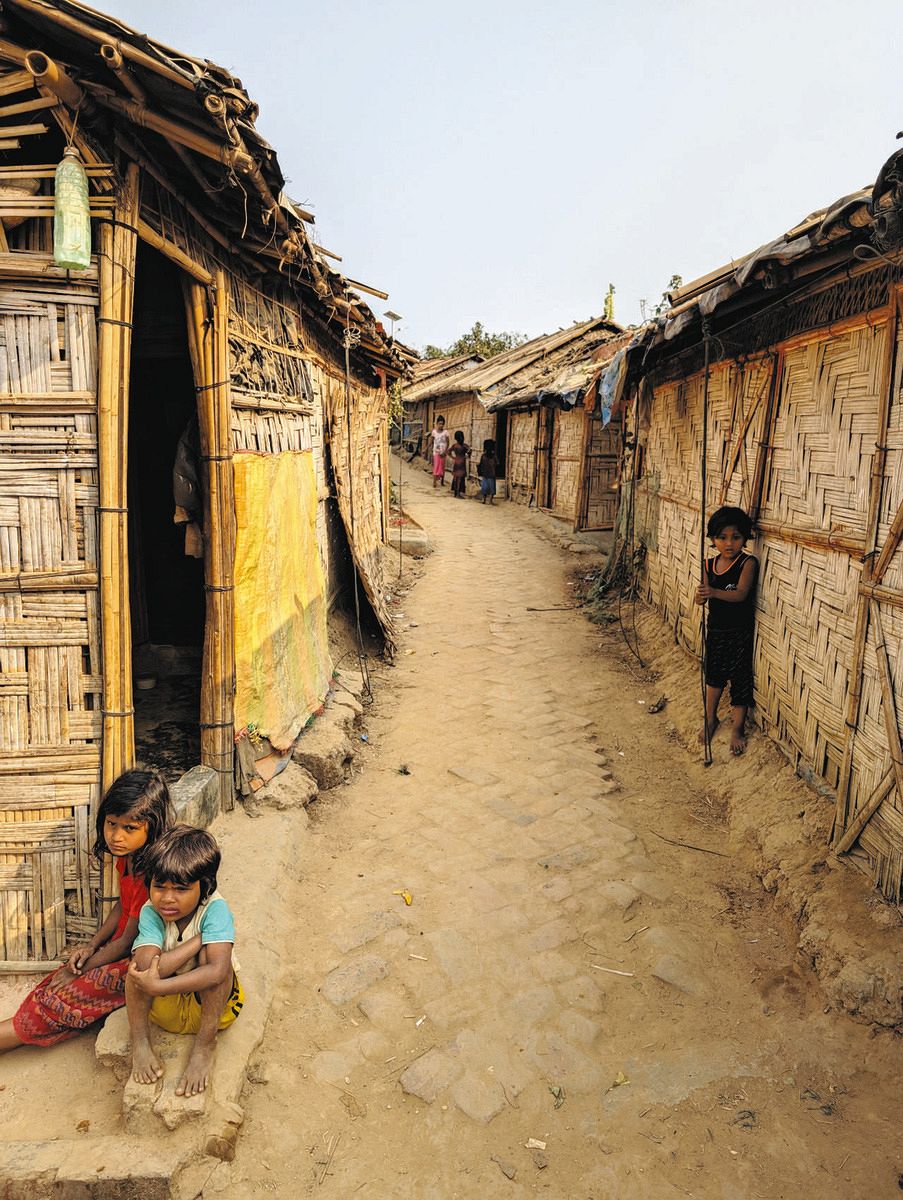 In February, Mr. Kusakabe visited a refugee camp in Cox's Bazar, southeastern Bangladesh. Saw a lot of kids (provided by Mr.