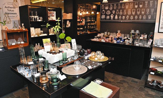 骨董　時代ガラス　希少若草色　乳白暈し　菊割底　アイスクリームカップ　著書掲載品 骨董 時代ガラス 希少若草色 乳白暈し 菊割底 アイスクリーム