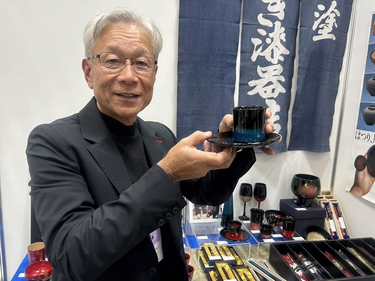 ここで辞めたら何のために…」 能登半島地震で被災の漆陶舗「あらき