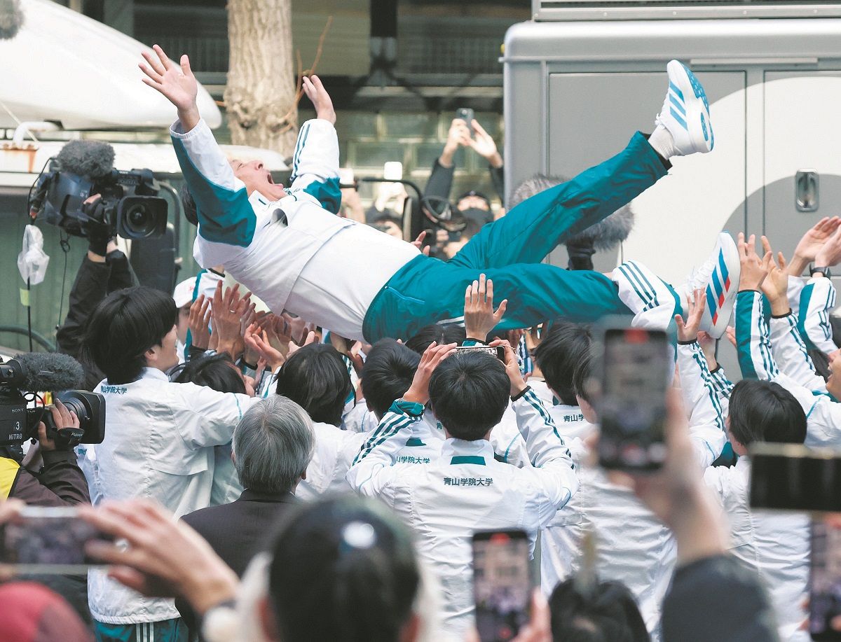 ☆7」に捧げる「300％の輝き」 箱根駅伝の歴史塗り替えた青山学院大