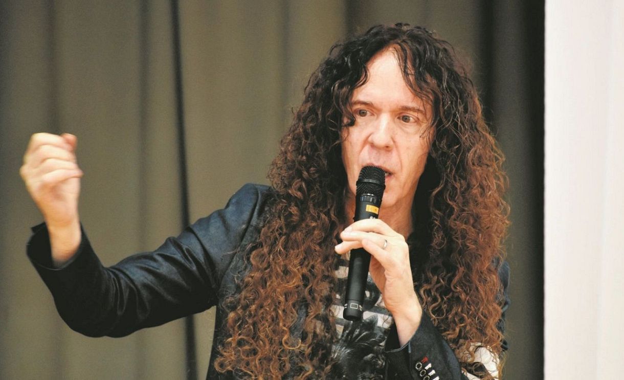 「来日する外国人の99.9%は怖くない」 マーティ・フリードマンさんが中学生に伝えた異文化交流の大切さ:東京新聞デジタル