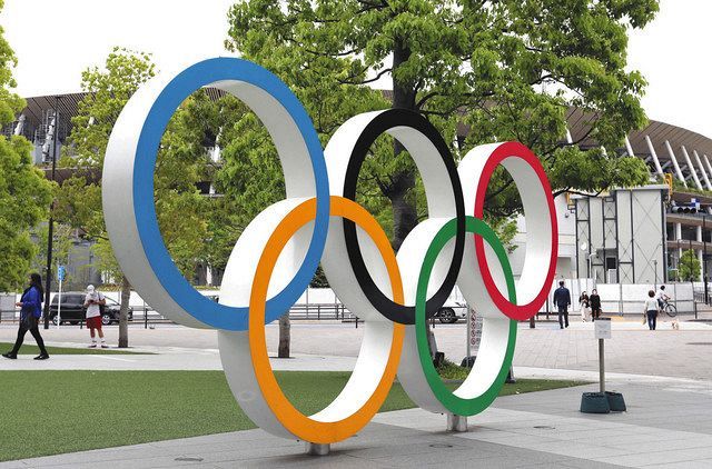 五輪マークのモニュメント