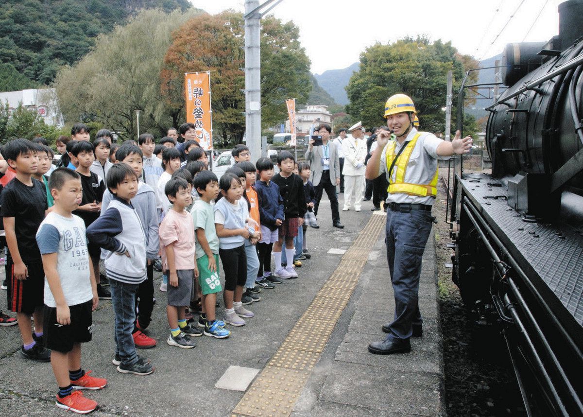 児童ら大喜び SLの旅 高崎－横川 列車の構造も学ぶ：東京新聞デジタル