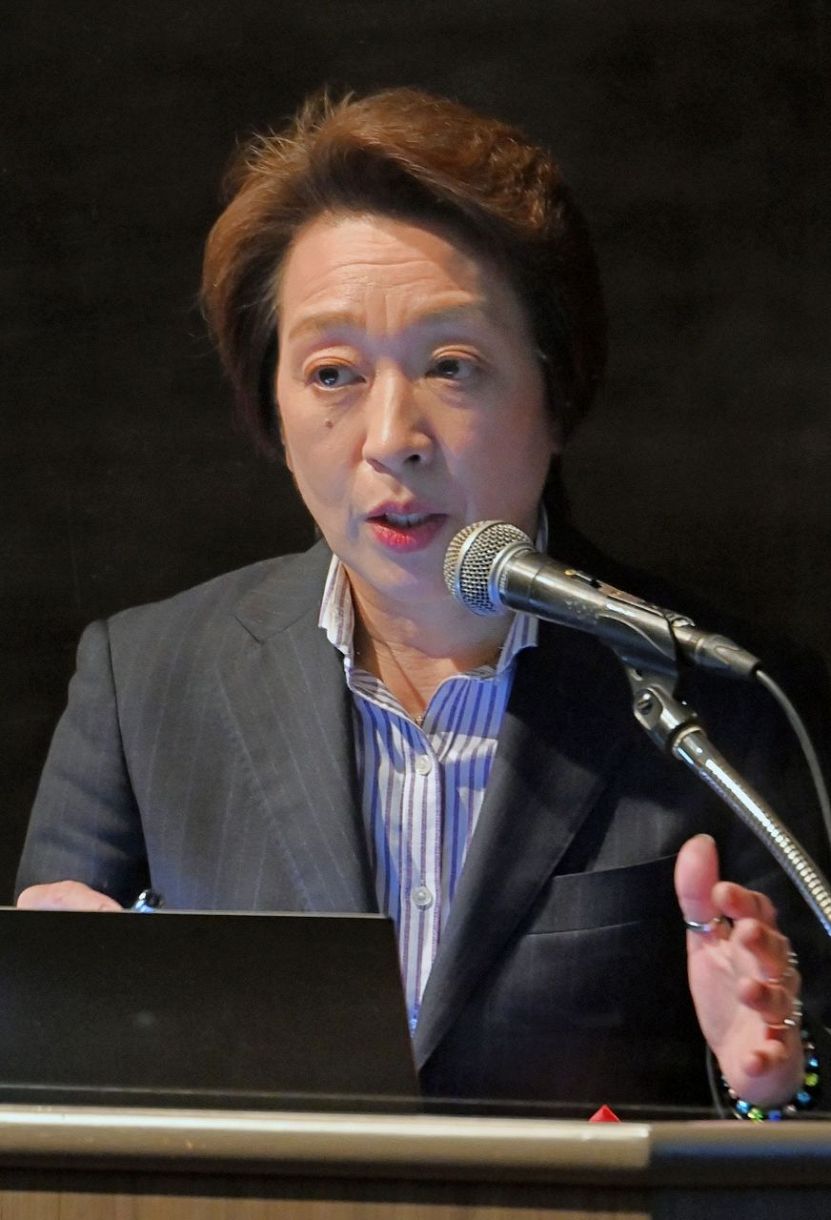 講演する橋本聖子・東京オリンピック・パラリンピック競技大会組織員会会長（参議院議員）＝2021年11月 