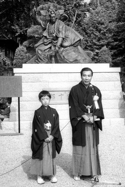 第十二代目　市川団十郎　襲名披露　ビデオ 十三代目市川團十郎白猿襲名披露「十二月大歌舞伎」に10名様ご