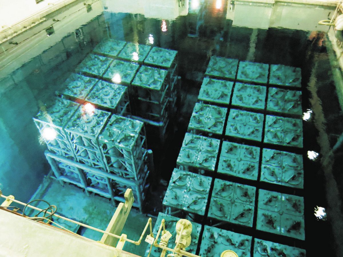 使用済み核燃料が保管されている東海再処理施設のプール（資料写真）
