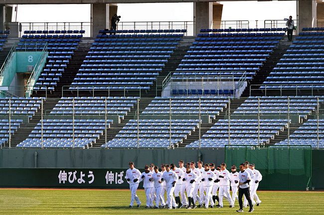 コロナ禍の中でプロ野球キャンプがスタート 東京新聞 Tokyo Web