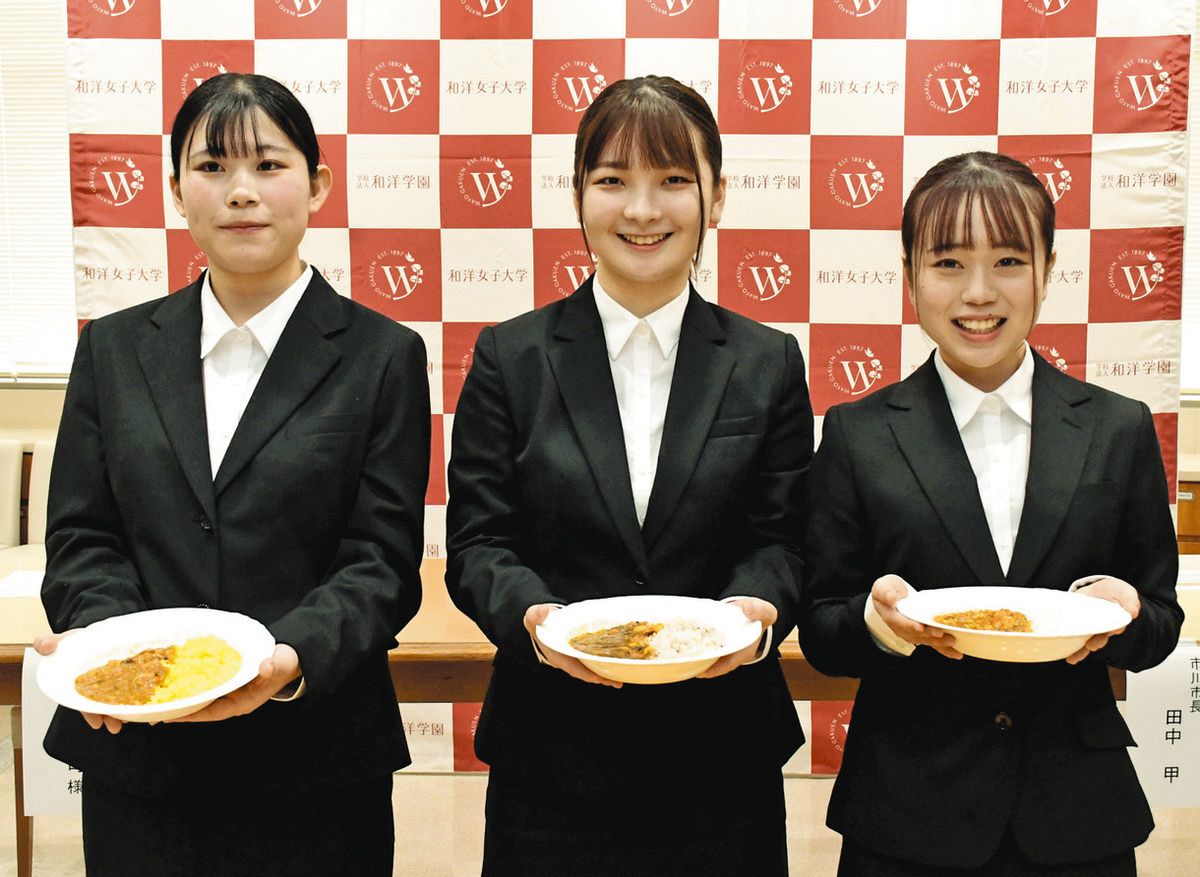 「いちカレ事業」で提供する3品のレシピを考案した和洋女子大生＝市川市で 