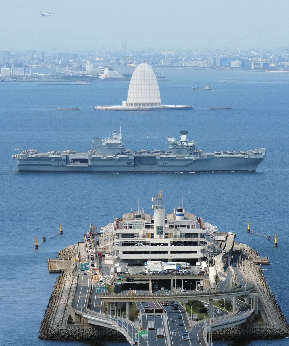 イギリス海軍プリンス・オブ・ウェールズ乗組員直筆サイン&生写真 英空母「プリンス・オブ・ウェールズ」（東京国際クルーズ