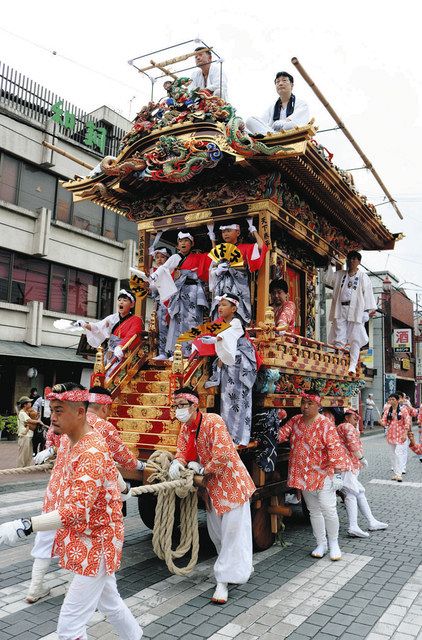 秩父点描＞山車8基が市内を曳行 夏の風物詩 秩父川瀬祭が開幕：東京新聞デジタル