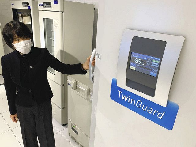 ＰＨＣホールディングスが開発した零下８５度まで下げられる超低温冷凍庫＝東京港区で