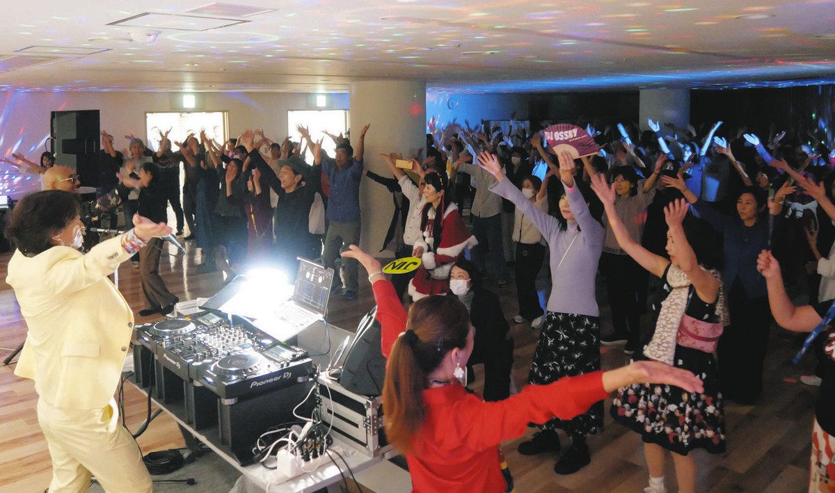 クラブでなく「ディスコ」よみがえれ 狛江で踊り交流イベント シルバー世代80人が往年の楽曲楽しむ：東京新聞デジタル