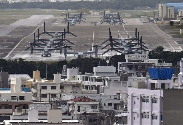 沖縄・宜野湾市の米軍普天間飛行場
