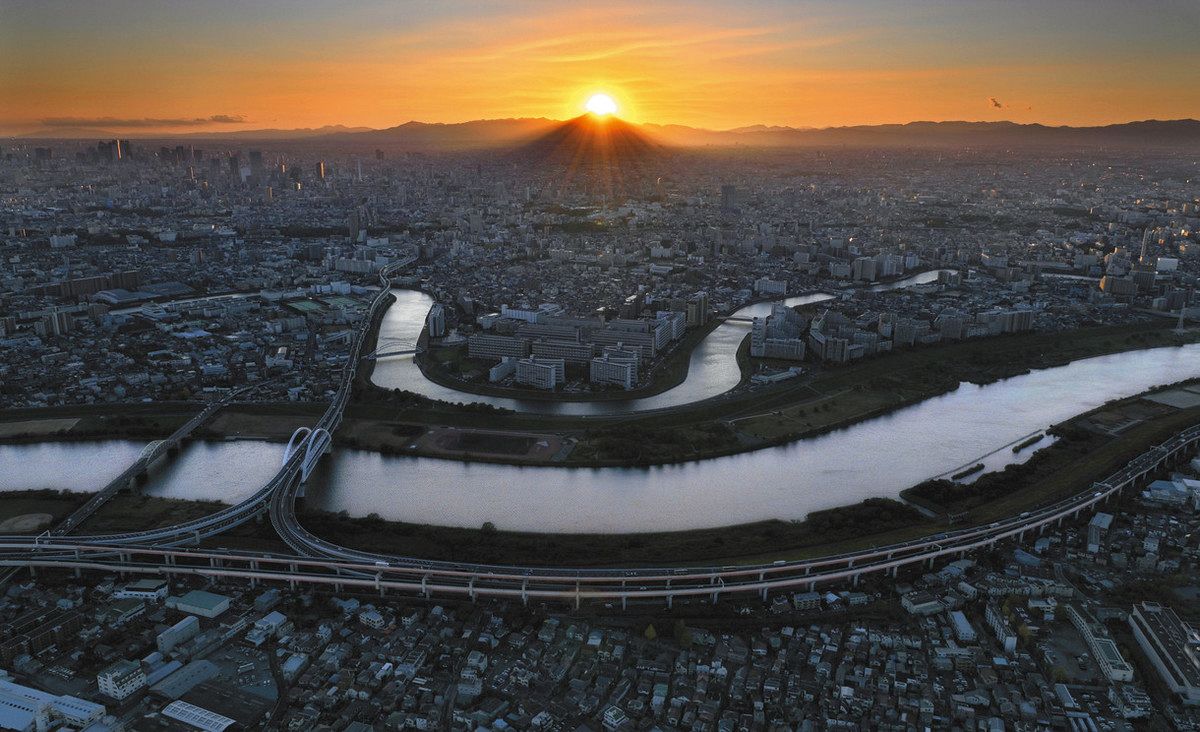 【好評にて期間延長】 富士上空からの東京湾と御来光 （東京湾からの夕陽でオレンジ色 絵画