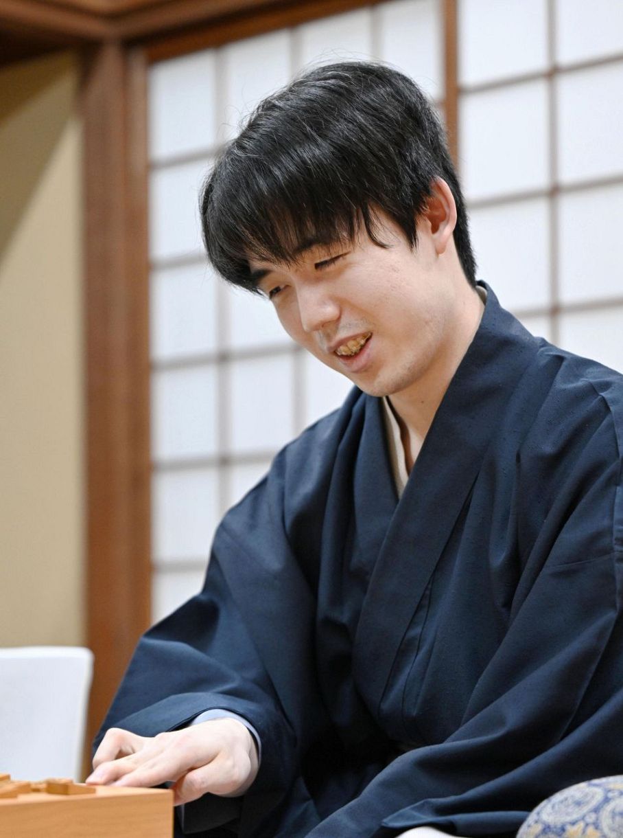 藤井聡太棋王が4連覇、将棋界に新たな歴史を刻む