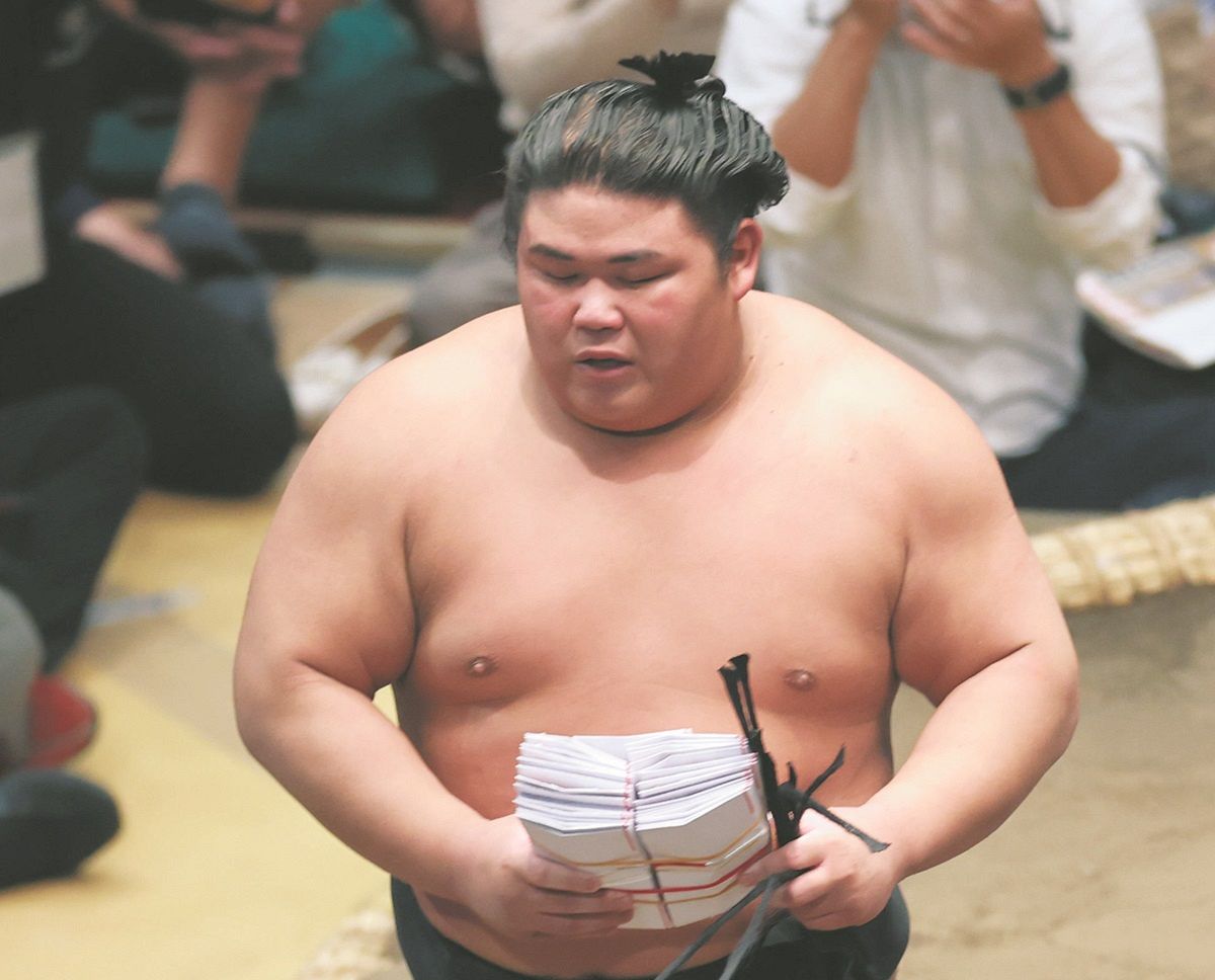 前に出る」貫いた伯桜鵬、大の里から2場所連続で金星 迷いを消した師匠