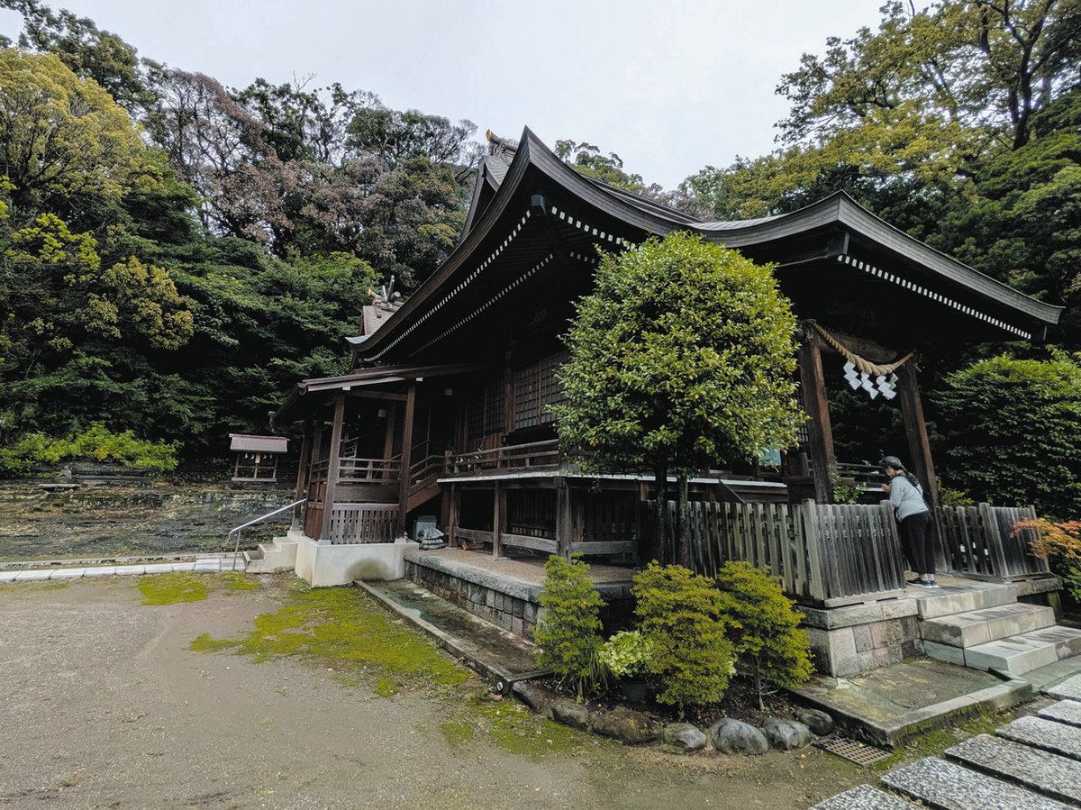 足跡を探して 中村雅之〉交易で繁栄した港町 能「放下僧」 瀬戸神社
