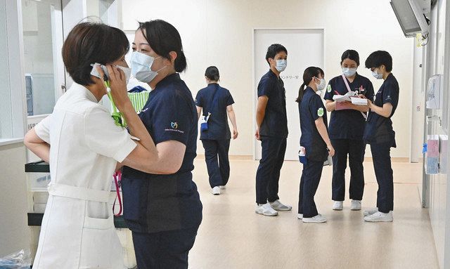 患者 苦しい 防護服の看護師奔走 コロナ病床倍増 災害だ 緊迫の大学病院 東京新聞 Tokyo Web