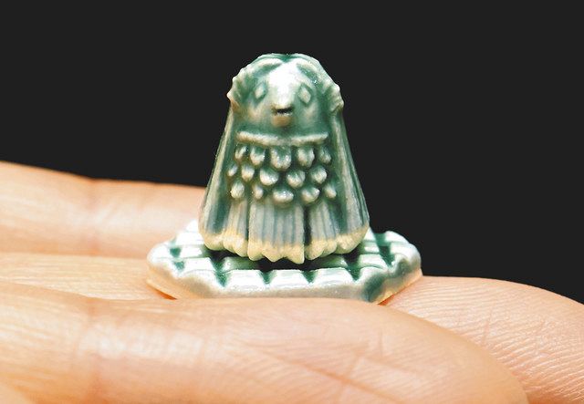 指先の器に夢満載 両国のミニチュア陶芸家 マンション自室にミニ工房