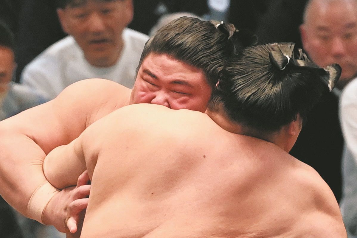 安眠パワーで「疲れもない」伯桜鵬 全勝の遠藤引きずり降ろす 逆境から